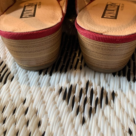 Pikolinos Red Flats with Perforated Design - Picture 6 of 11